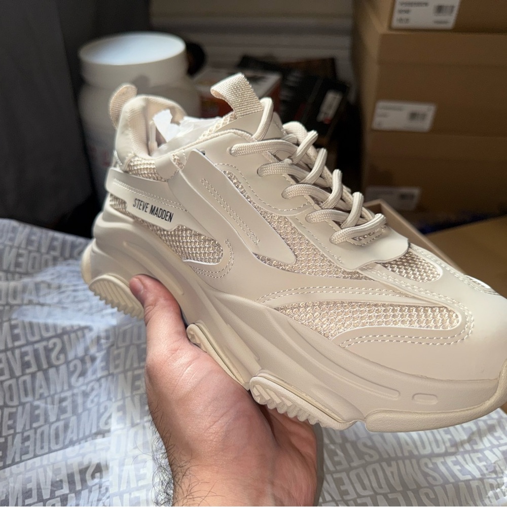 Steve Madden Possession Sneakers UNISEX - (Women Sizes 8, 10, 11 ONLY)